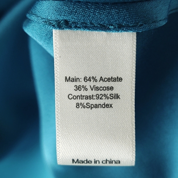 St. John Embellished Cape, Size L - Picture 10 of 11